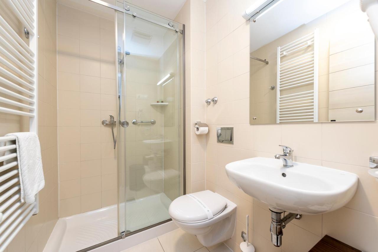 Heritage Hotel Maskovica Han Pakostane Ngoại thất bức ảnh